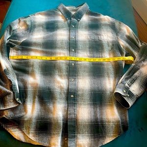 Mens Flannel: XL, green and white, good condition: very cozy and soft